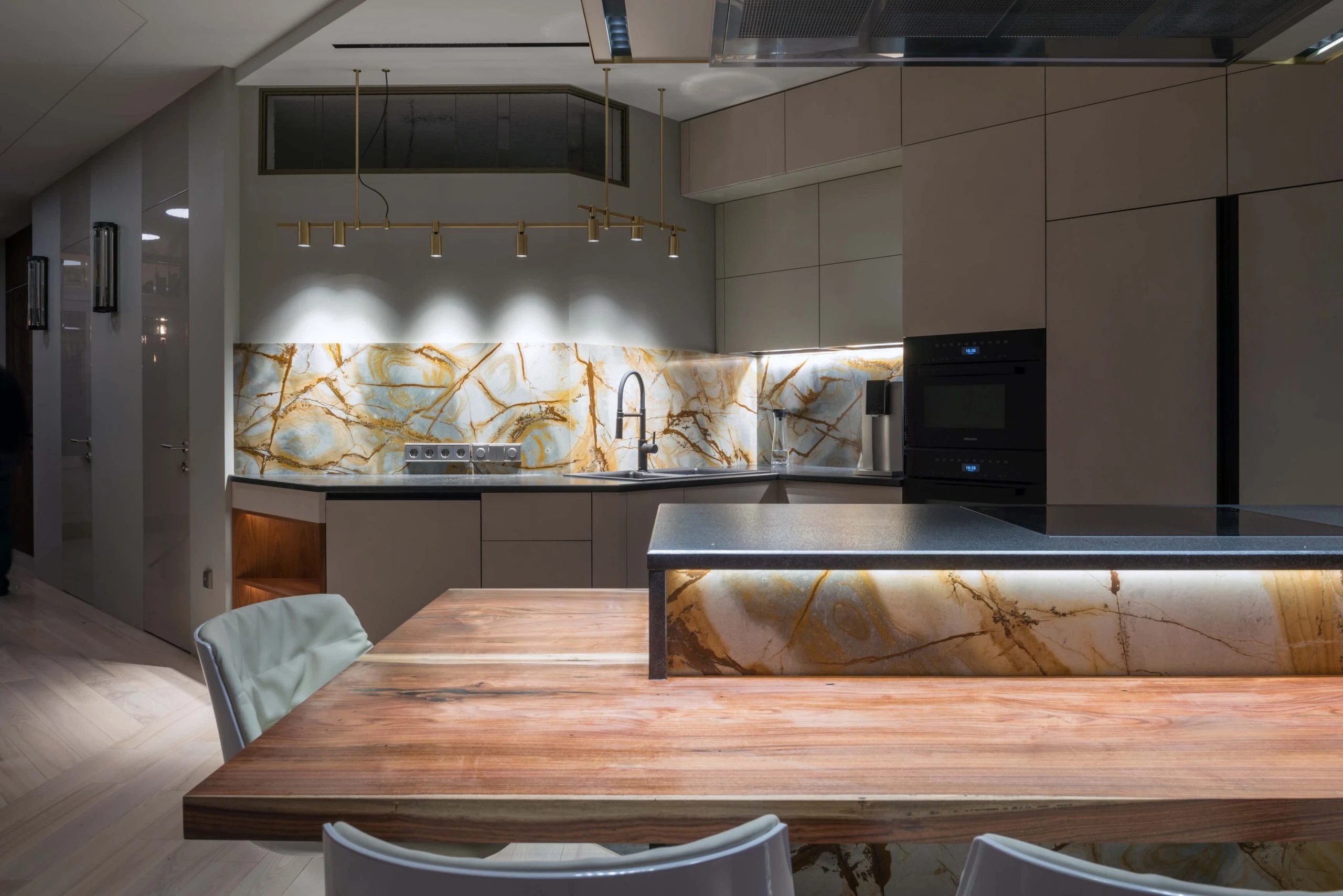 КВАРТИРА В ЖК «ЛЕОНТЬЕВСКИЙ МЫС»