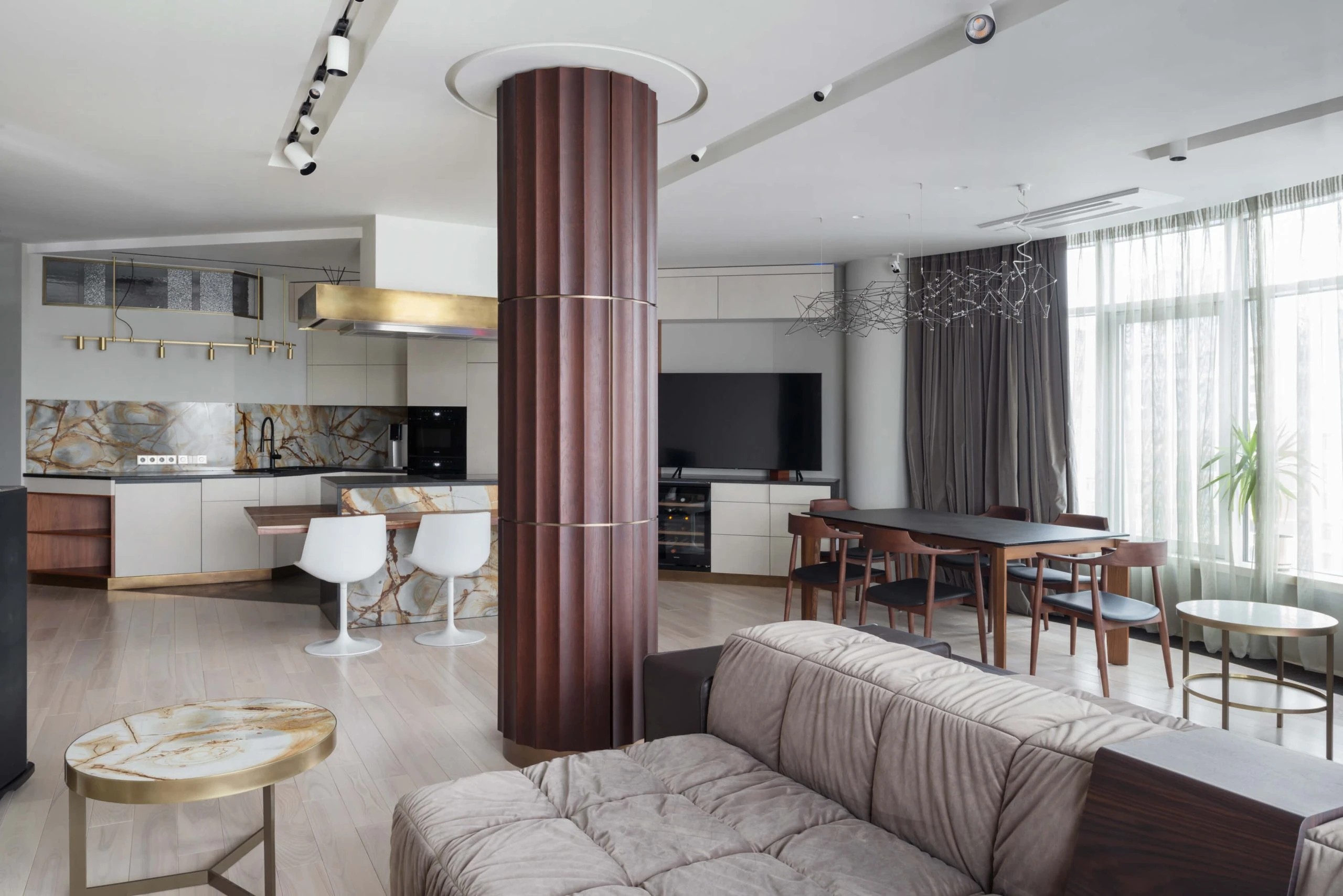 КВАРТИРА В ЖК «ЛЕОНТЬЕВСКИЙ МЫС»