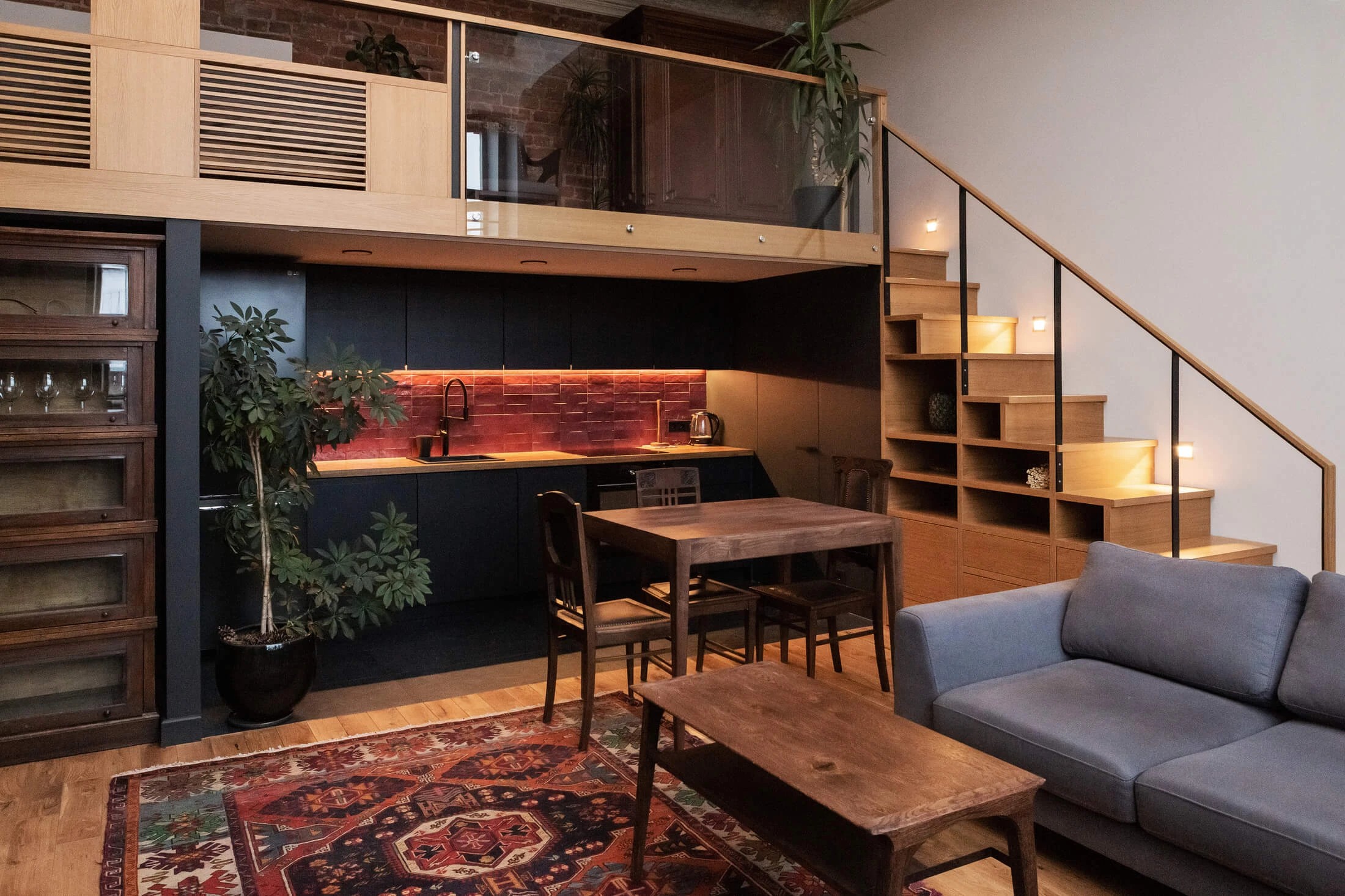 СТУДИЯ В ДОХОДНОМ ДОМЕ