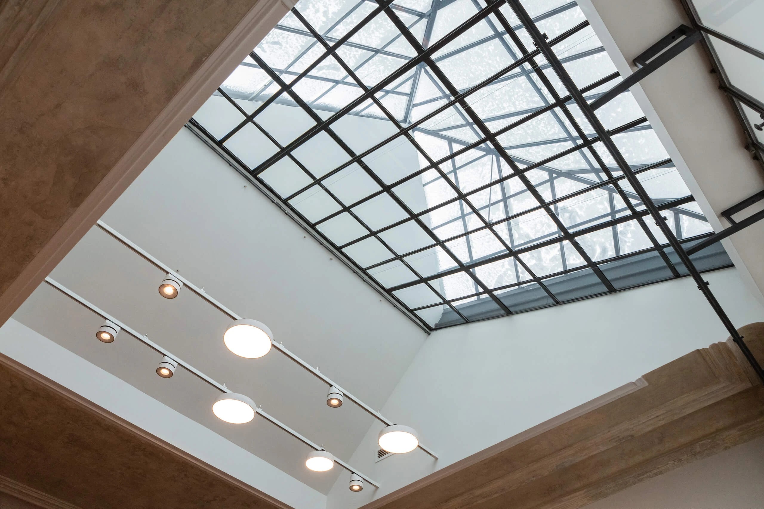 СТУДИЯ В ДОХОДНОМ ДОМЕ