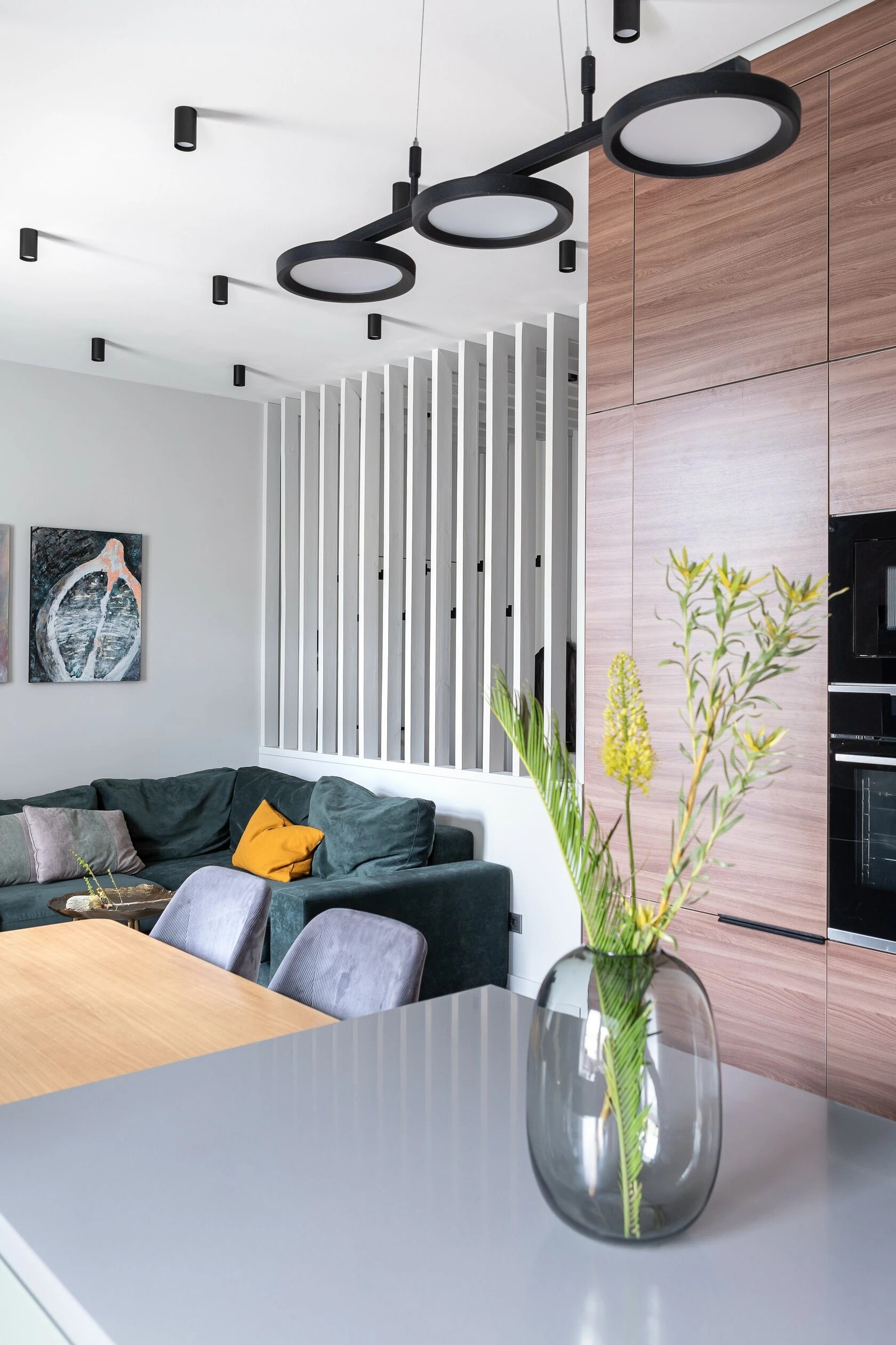 КВАРТИРА С ЯРКИМИ АКЦЕНТАМИ В СТАРОМ ФОНДЕ