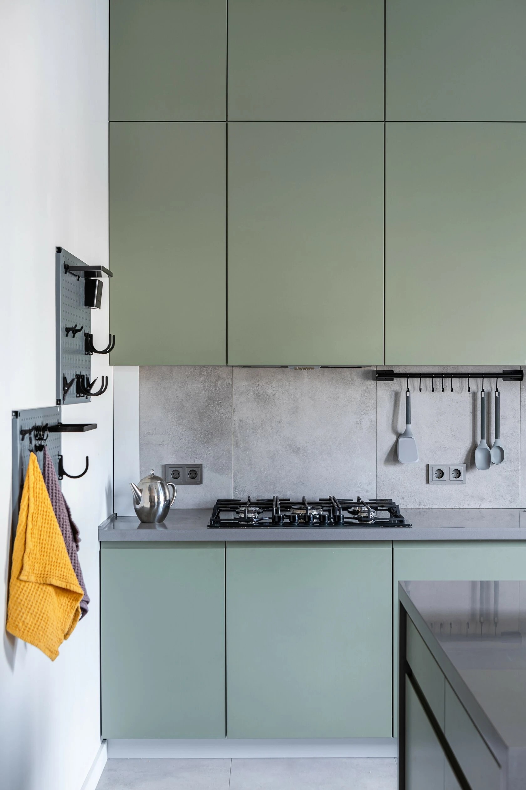 КВАРТИРА С ЯРКИМИ АКЦЕНТАМИ В СТАРОМ ФОНДЕ