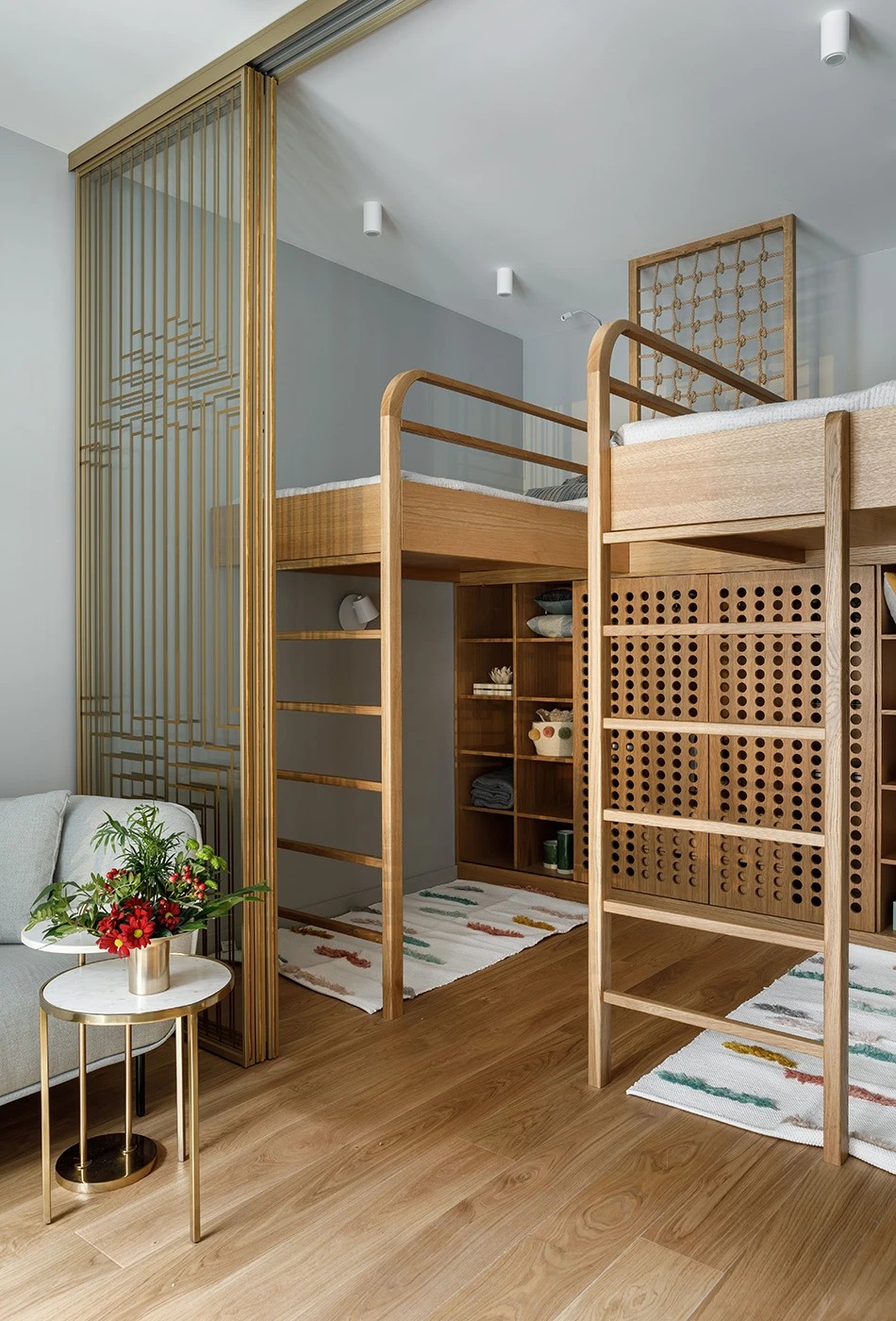 КВАРТИРА-ШКАТУЛКА ДЛЯ СЕМЬИ С ДВУМЯ ДЕТЬМИ