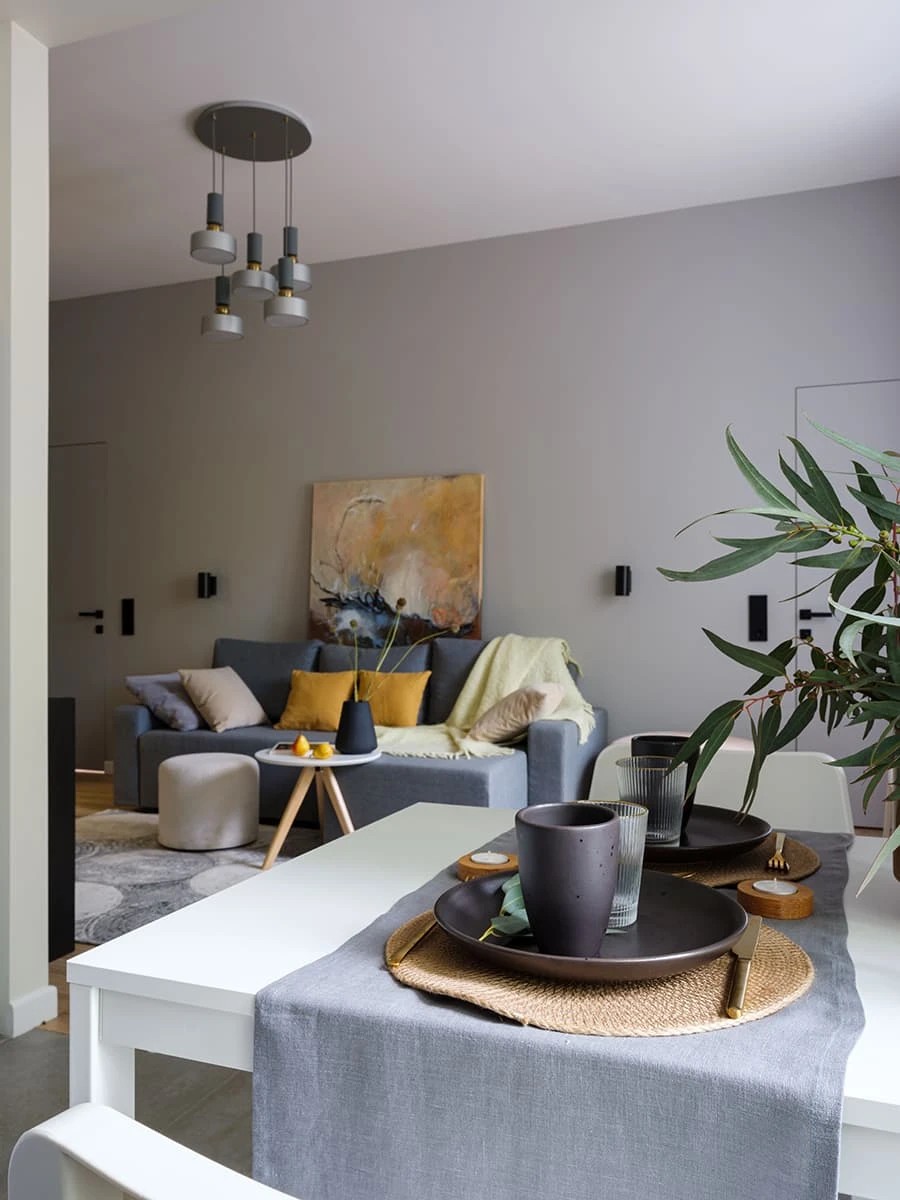 Уютный интерьер с доминирующим синим цветом