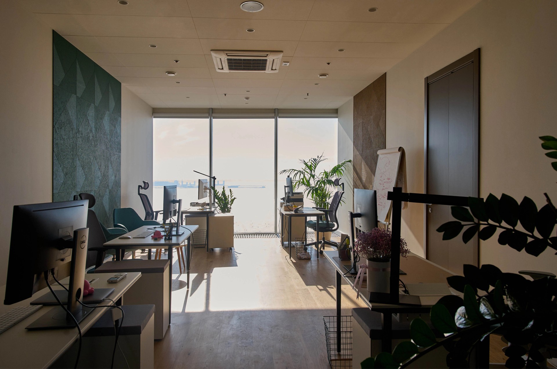 Офис с видом на Финский залив для IT компании