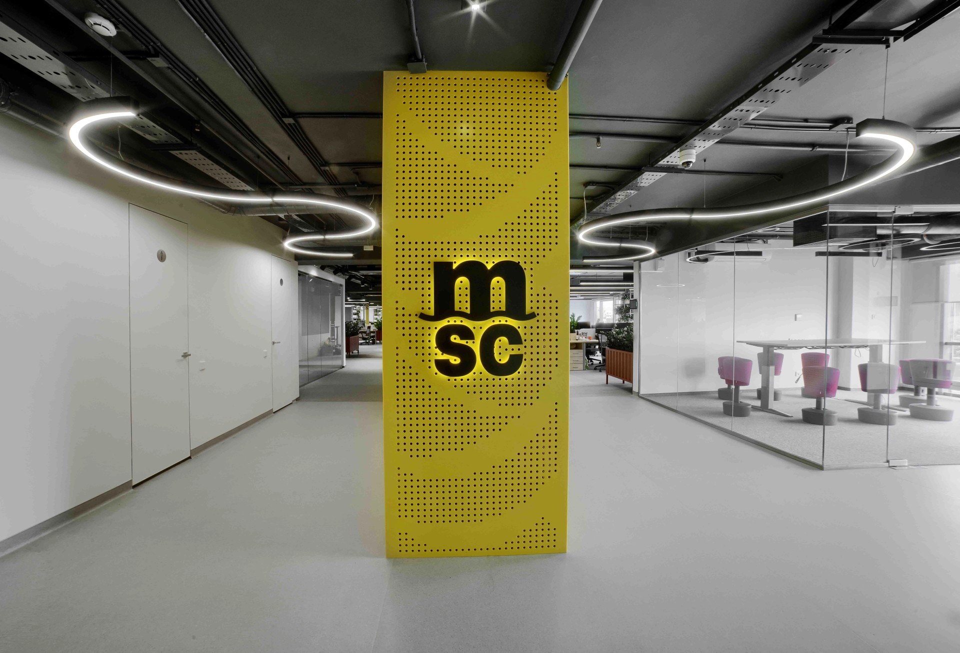 Просторный офис для международной транспортной компании