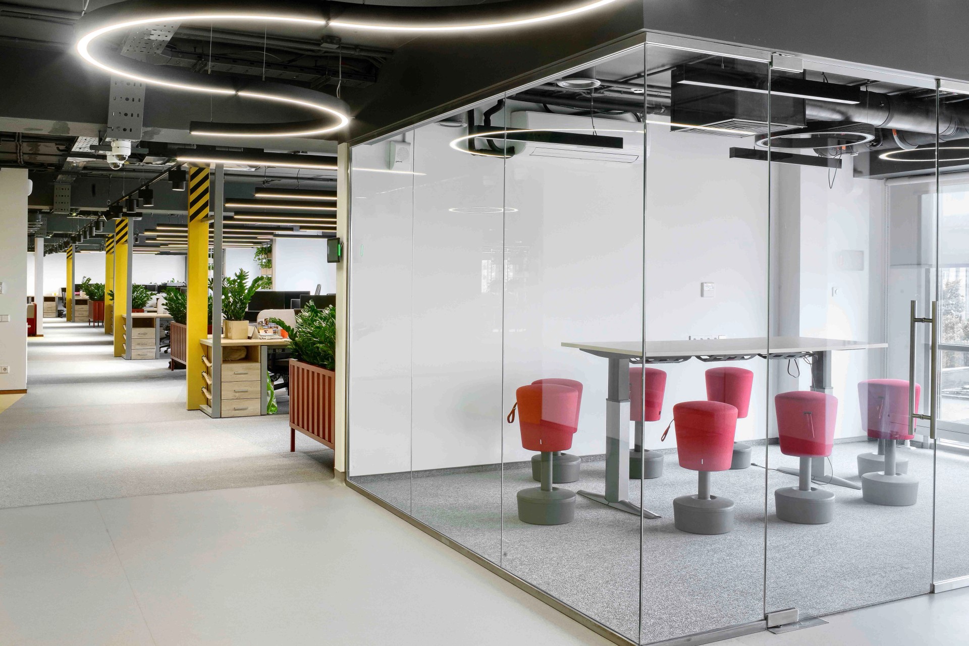 Просторный офис для международной транспортной компании