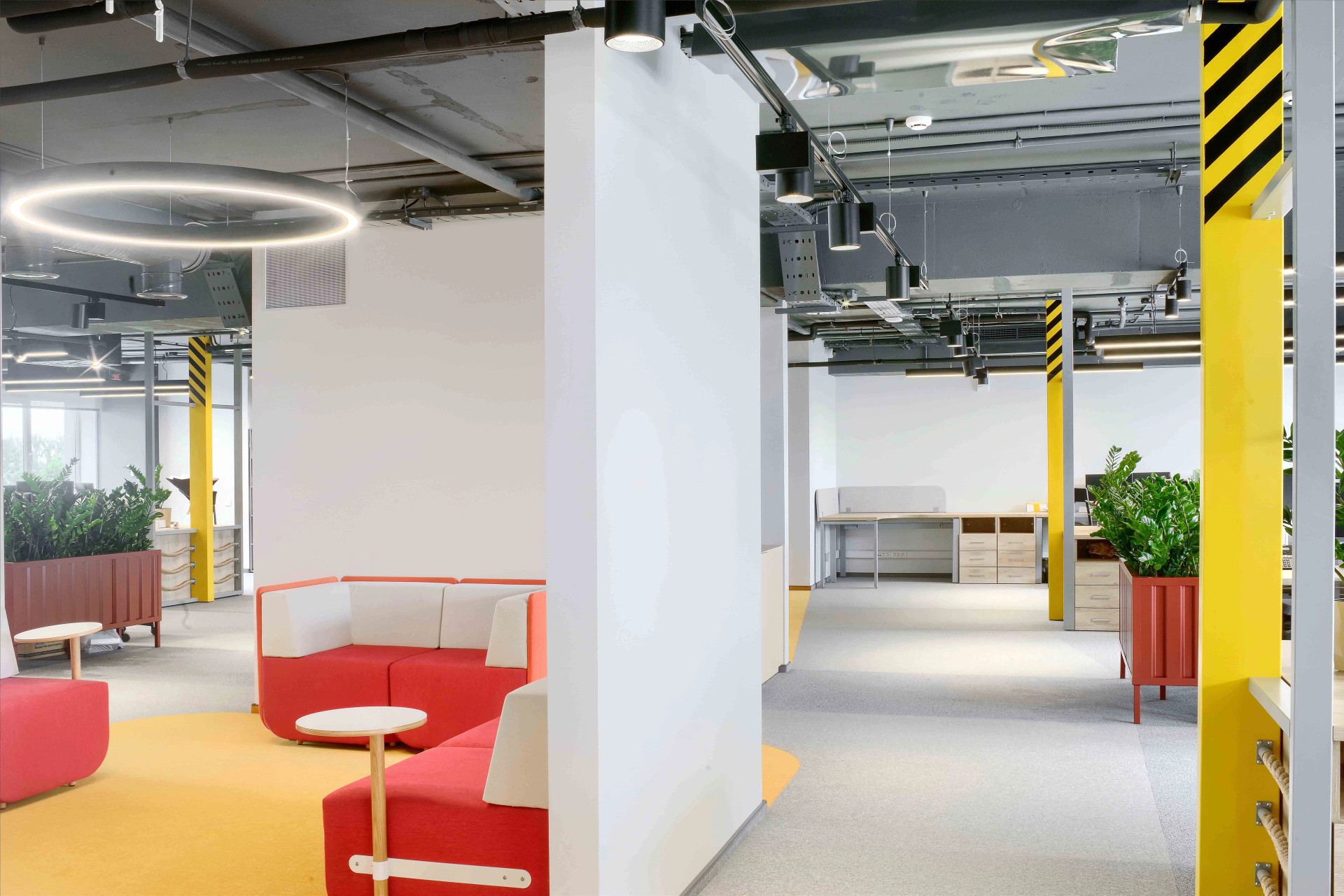 Просторный офис для международной транспортной компании