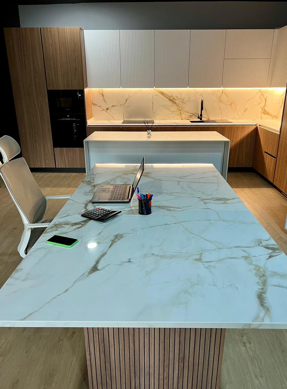 ШОУРУМ МЕБЕЛИ В ИСПАНИИ