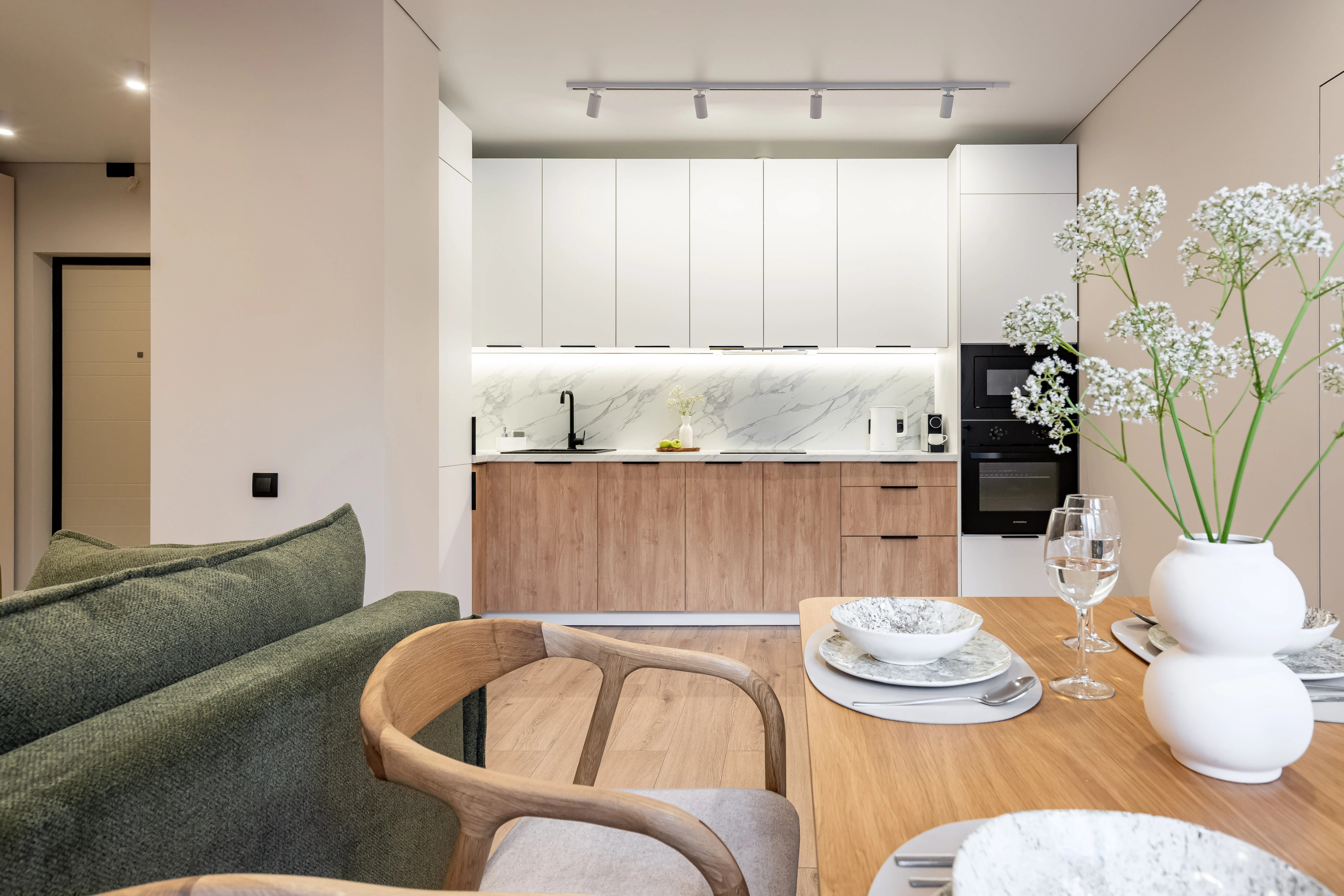 Белоостровская 10