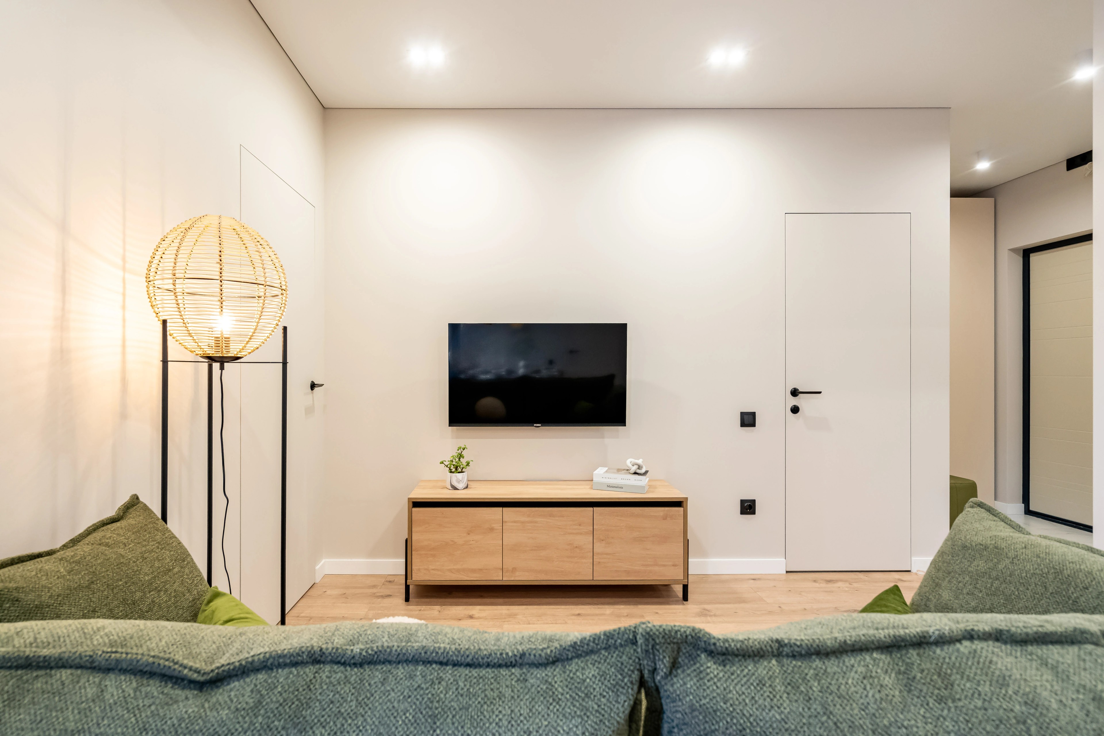 Белоостровская 10