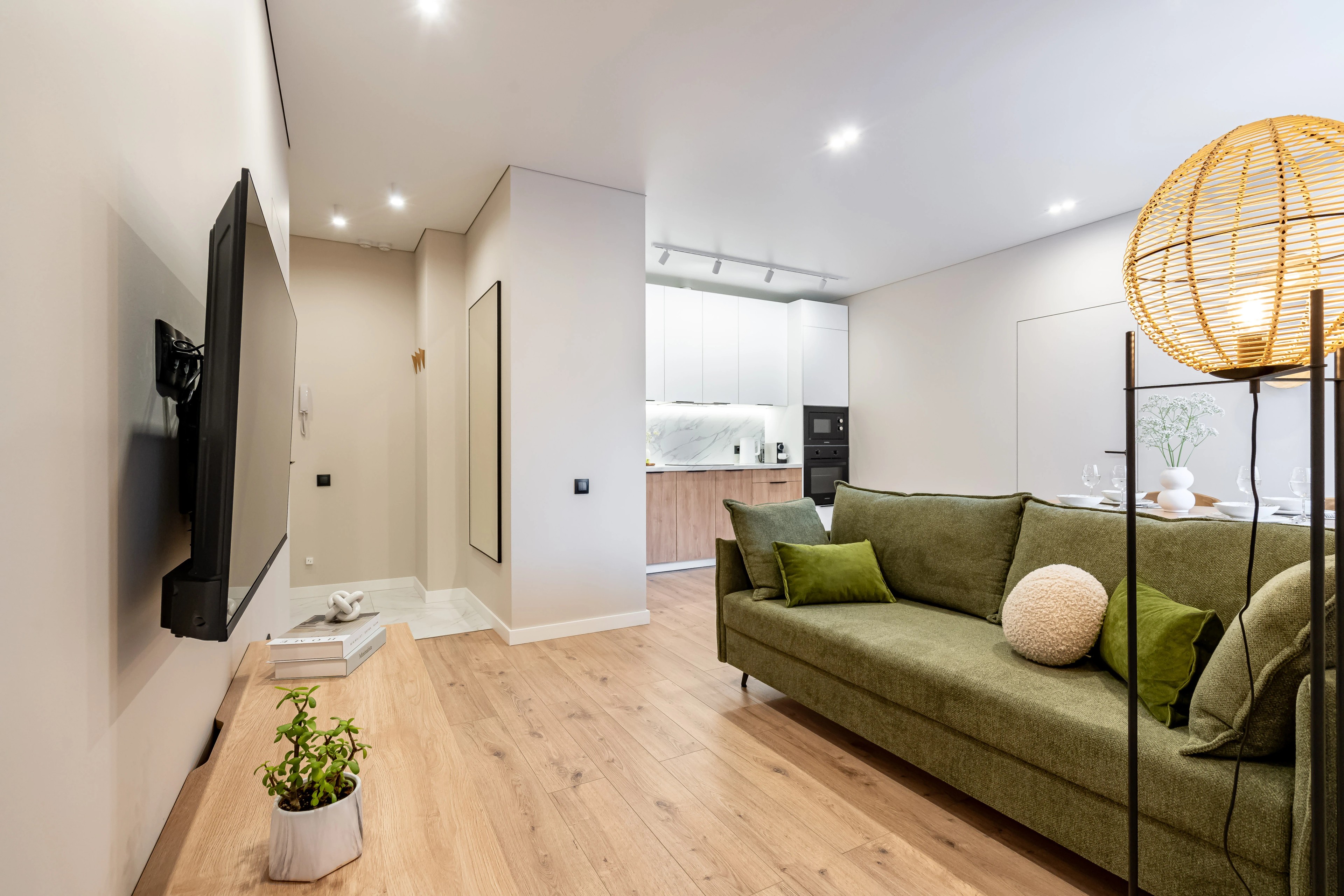 Белоостровская 10