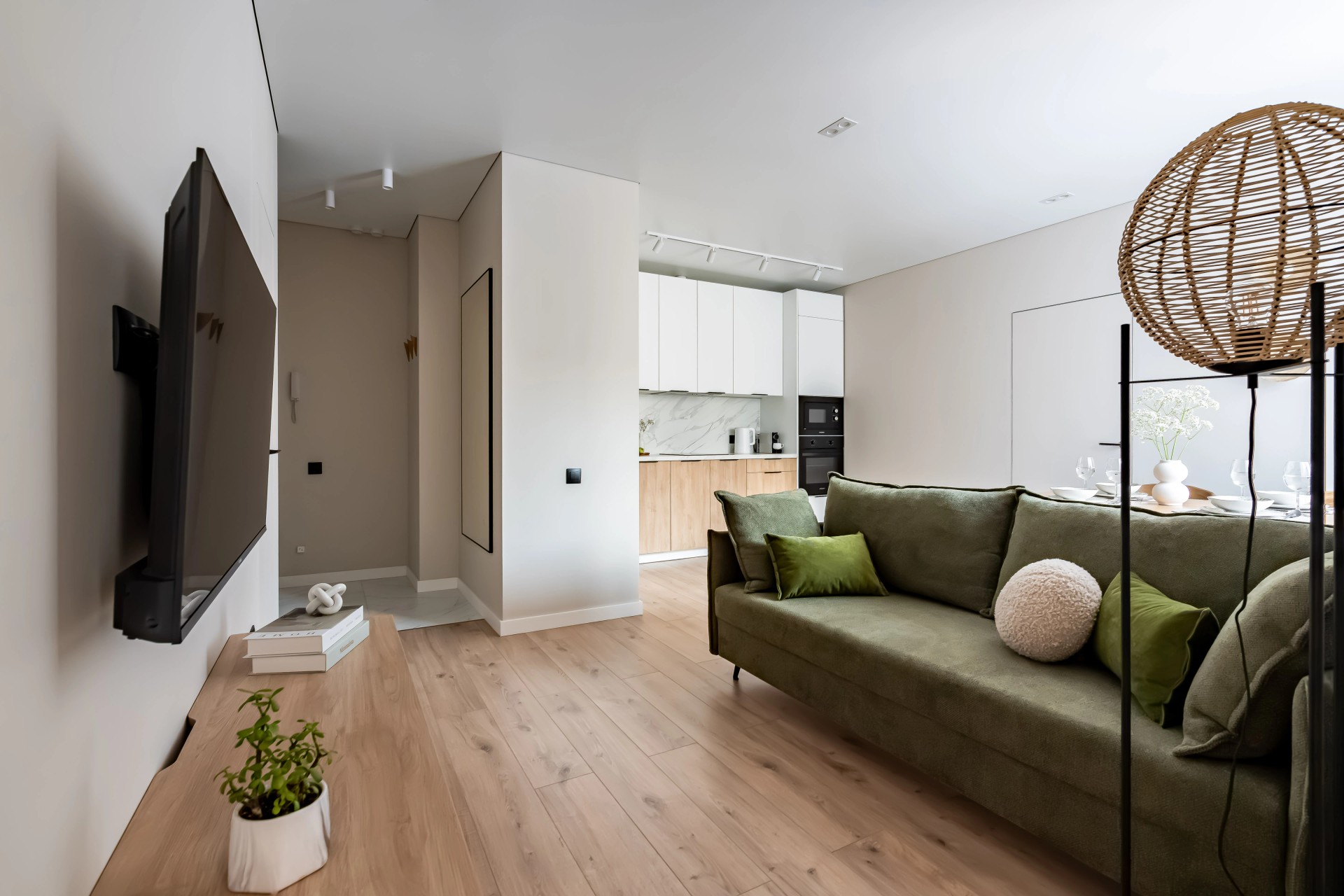 Белоостровская 10