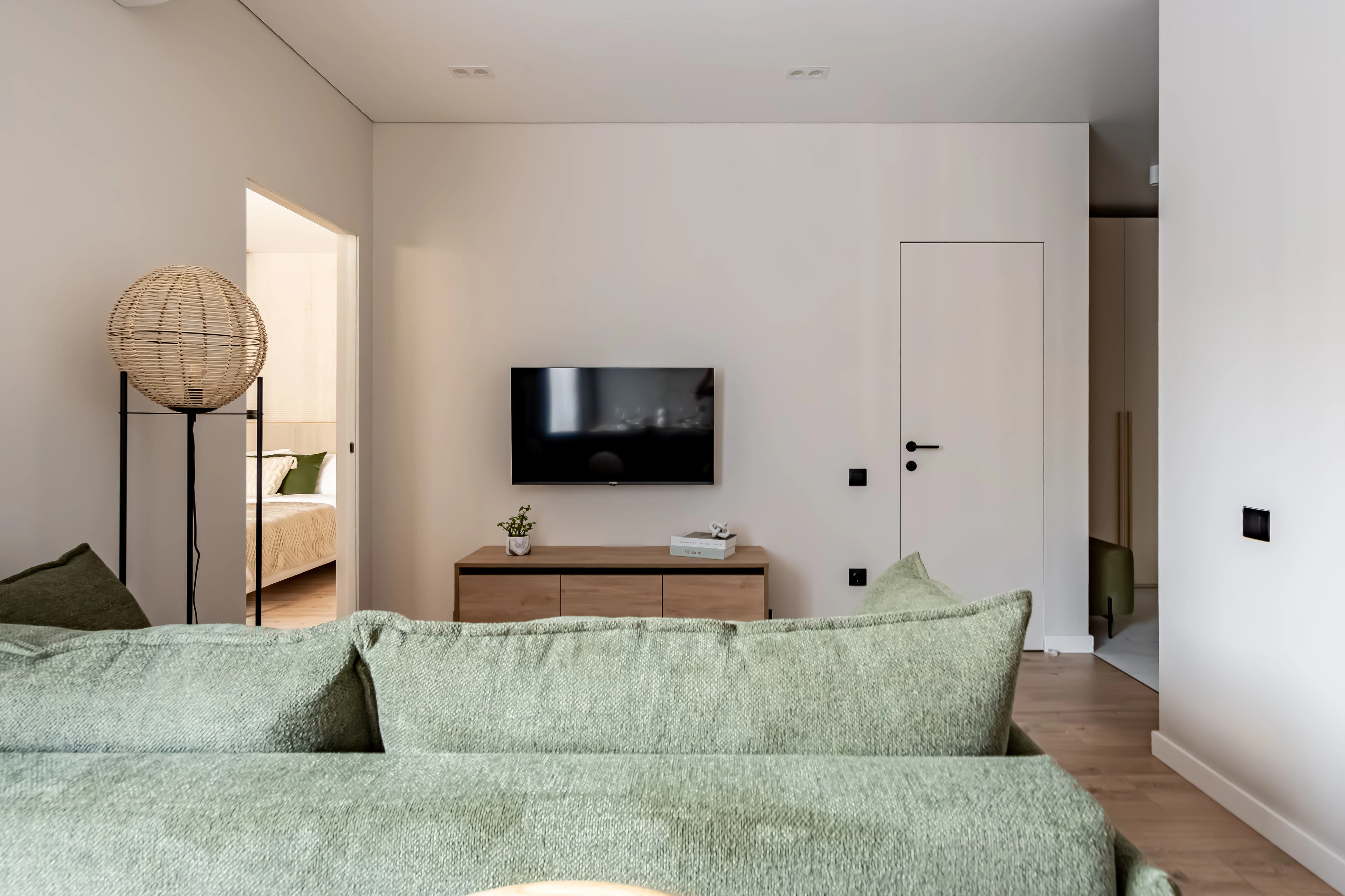 Белоостровская 10