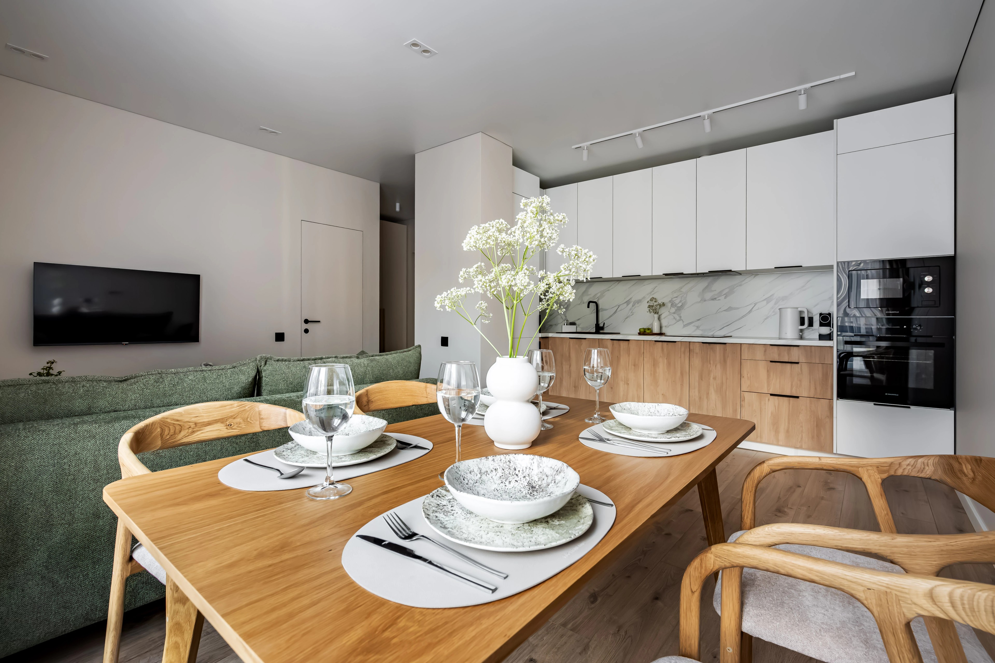 Белоостровская 10