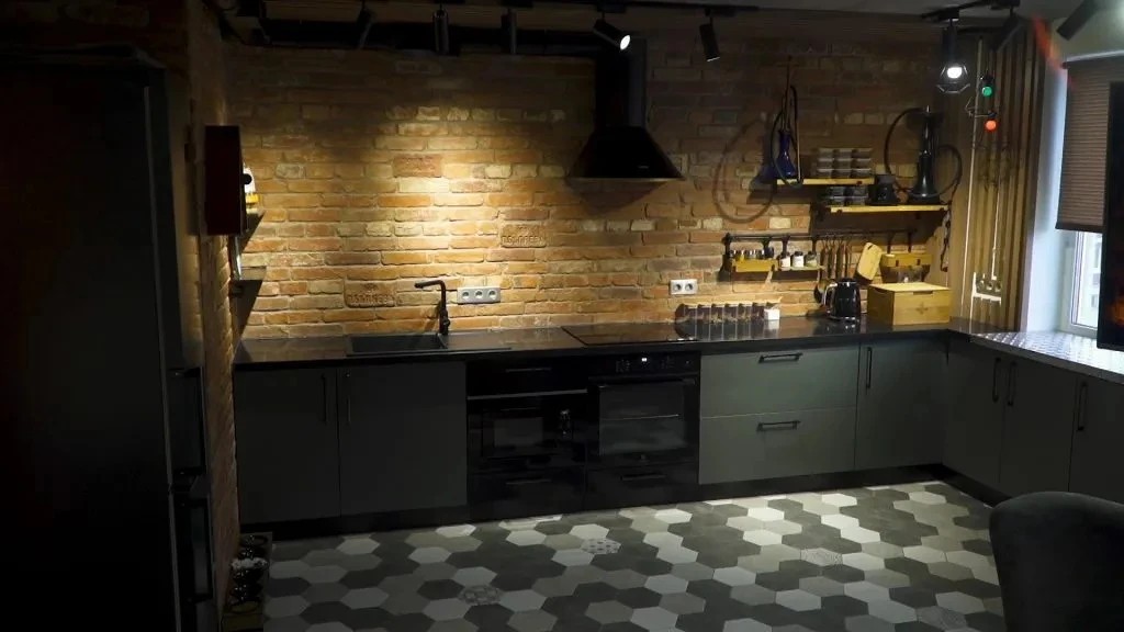 Дизайнерский ремонт 2-к квартиры в стиле ЛОФТ на Выборгском шоссе