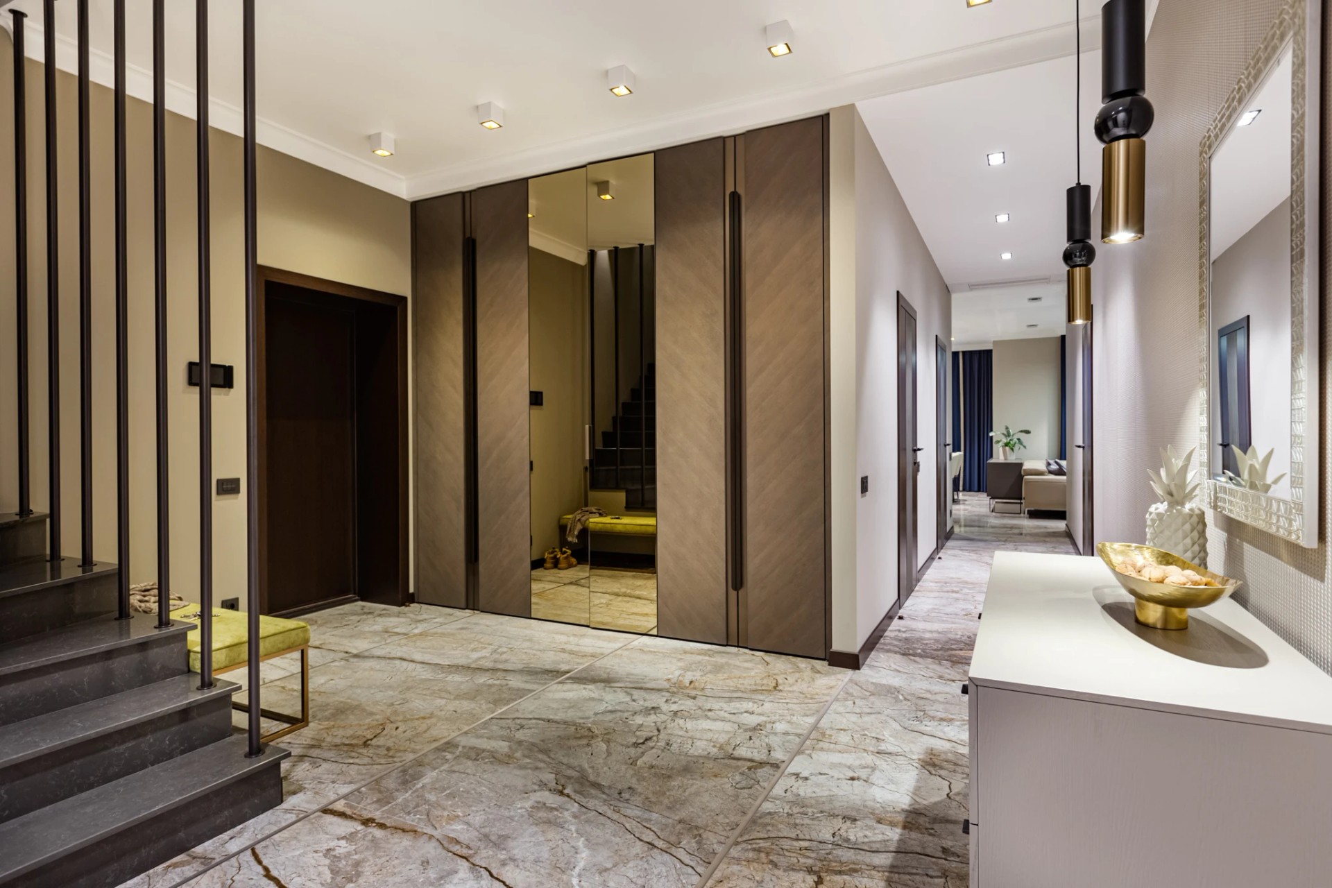 КВАРТИРА НА ПР. ТОРЕЗА