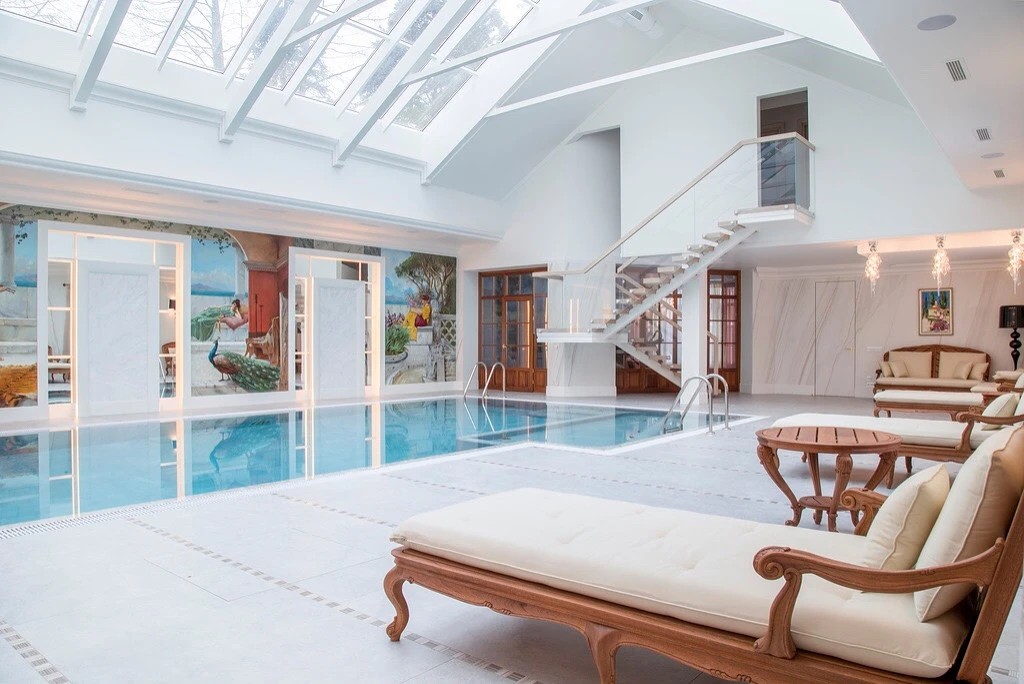 Бассейн в частном доме